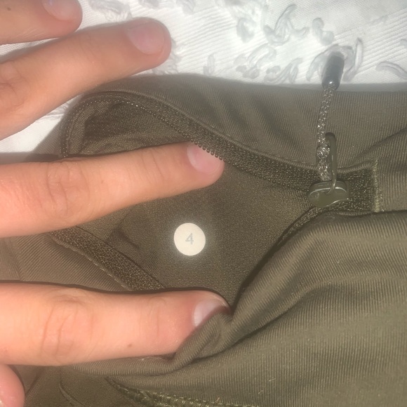 Olive green lulu lemon speed shorts - Picture 4 of 4